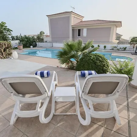 Boutique Tenerife فيلة